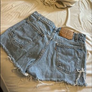 LEVI’S jean shorts, mom style size 30